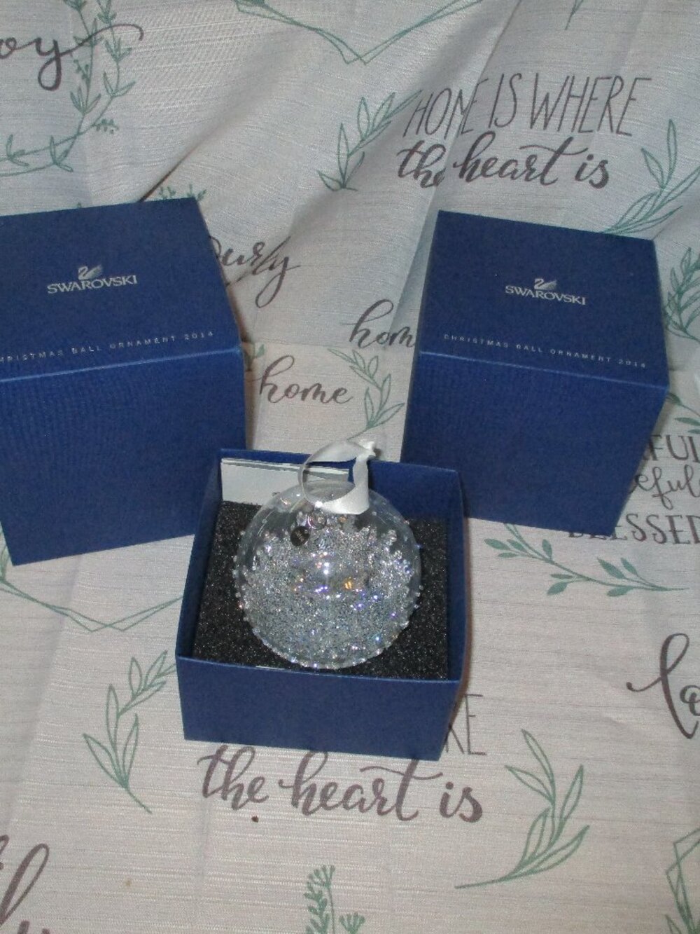 Swarovski 2014 Annual Christmas Star in Ball Ornament  in box